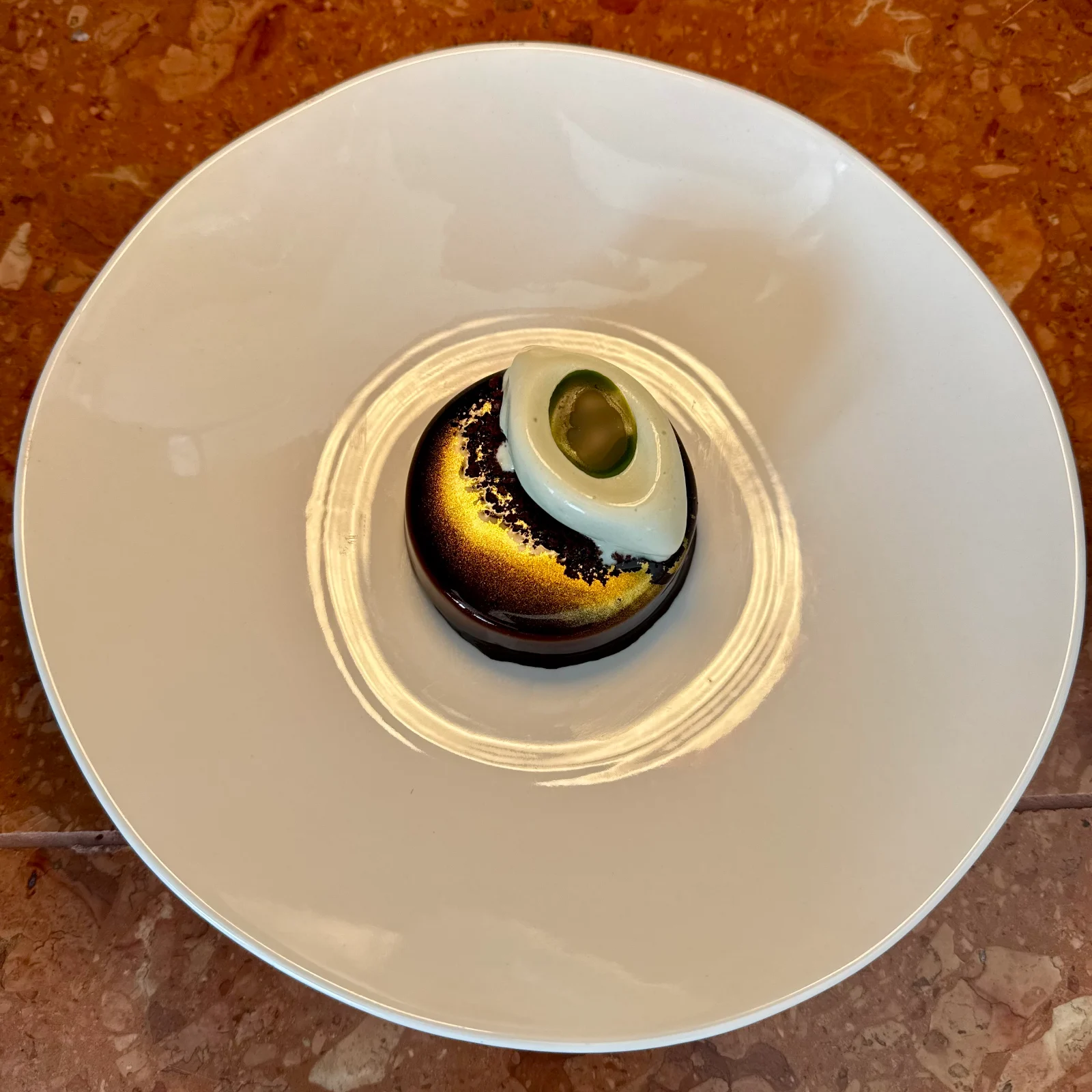 Valrhona chocolate, whisky cake, mint.